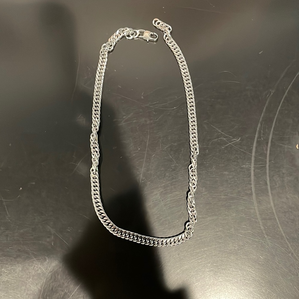Sliver chain. Medium size. New
